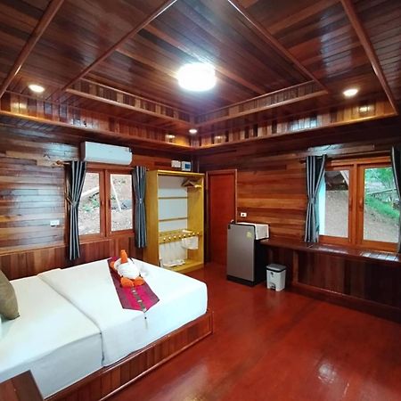 Kohjum Seafront Resort Koh Jum Eksteriør billede