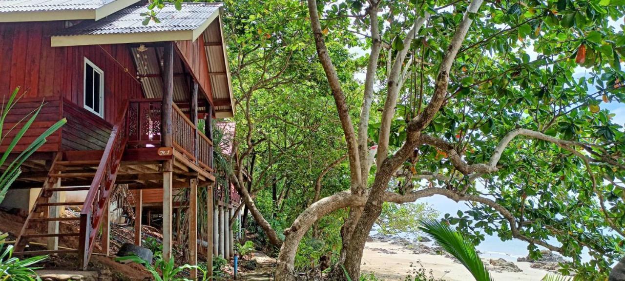 Kohjum Seafront Resort Koh Jum Eksteriør billede