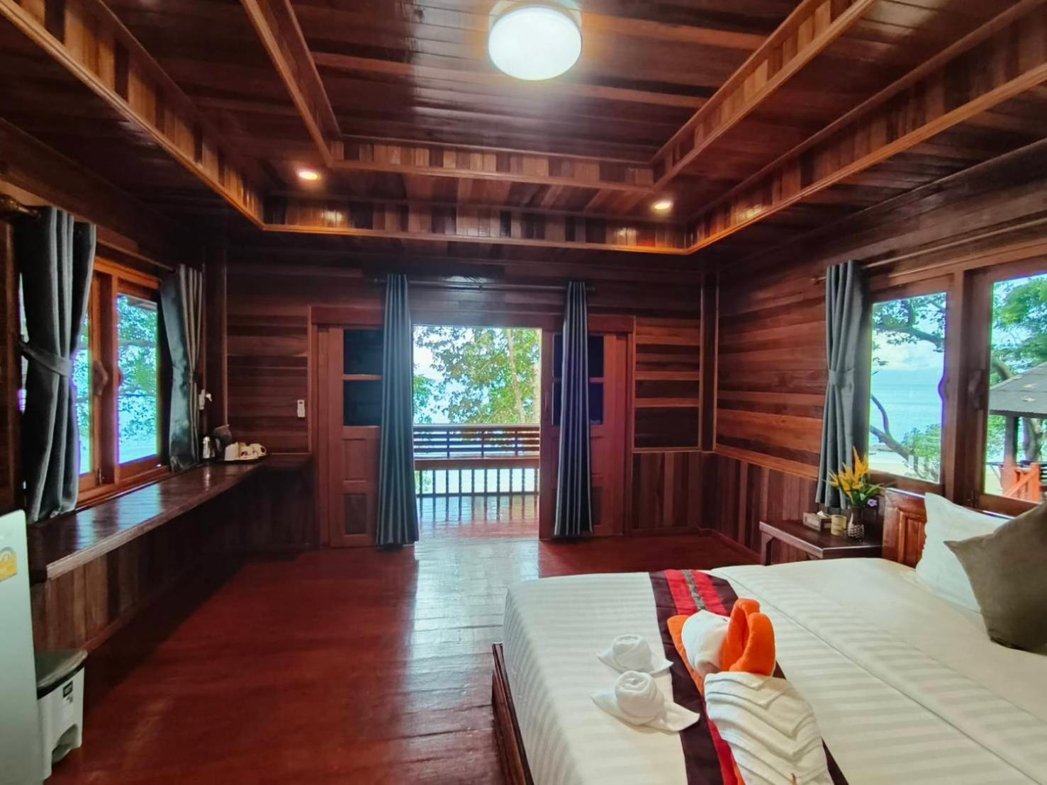 Kohjum Seafront Resort Koh Jum Eksteriør billede